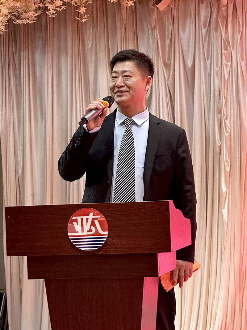 張成杰.jpg 張成杰.jpg